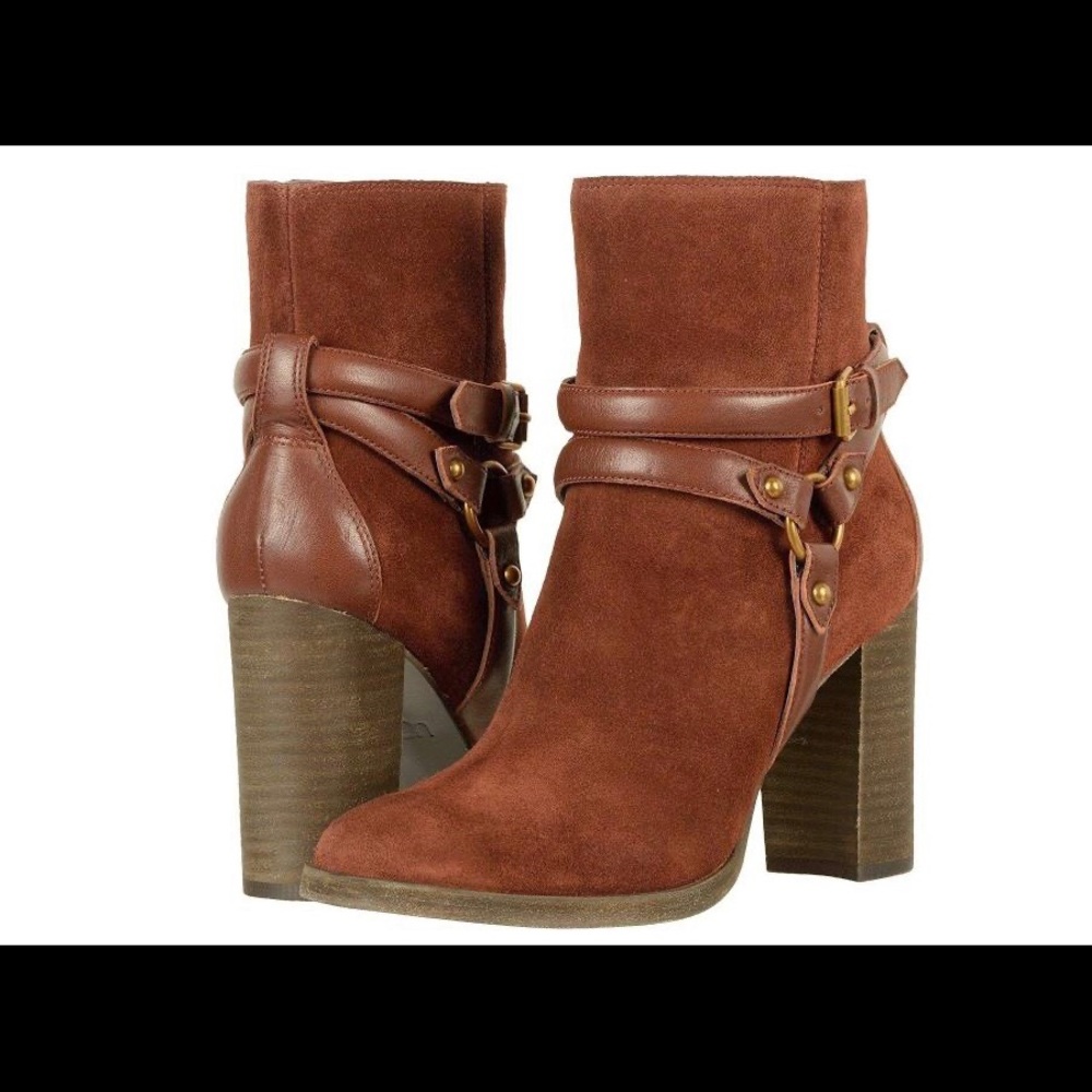 UGG Women’s Dandridge Boot in Mahogany • Size 7